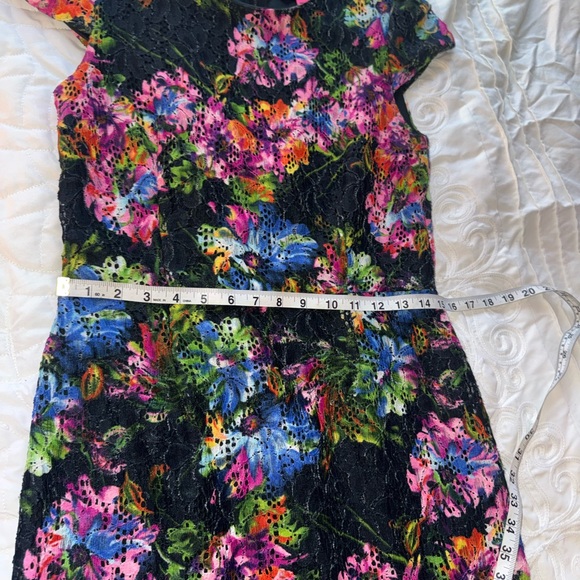 Betsey Johnson Women Dress Size 6 Floral Midi Sheath Cap Sleeve Eyelet Colorful - Picture 10 of 10